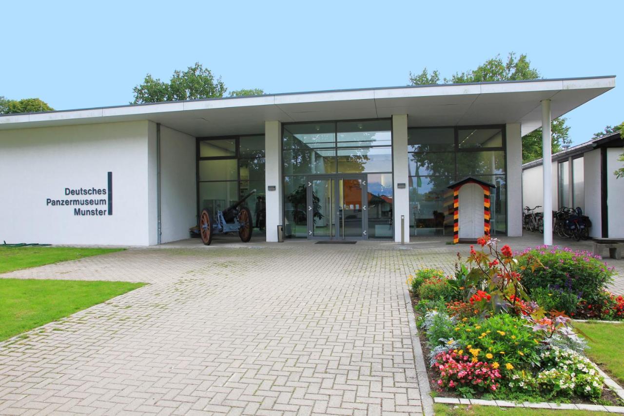 Residenzia Hotel Grenadier Munster im Heidekreis Esterno foto