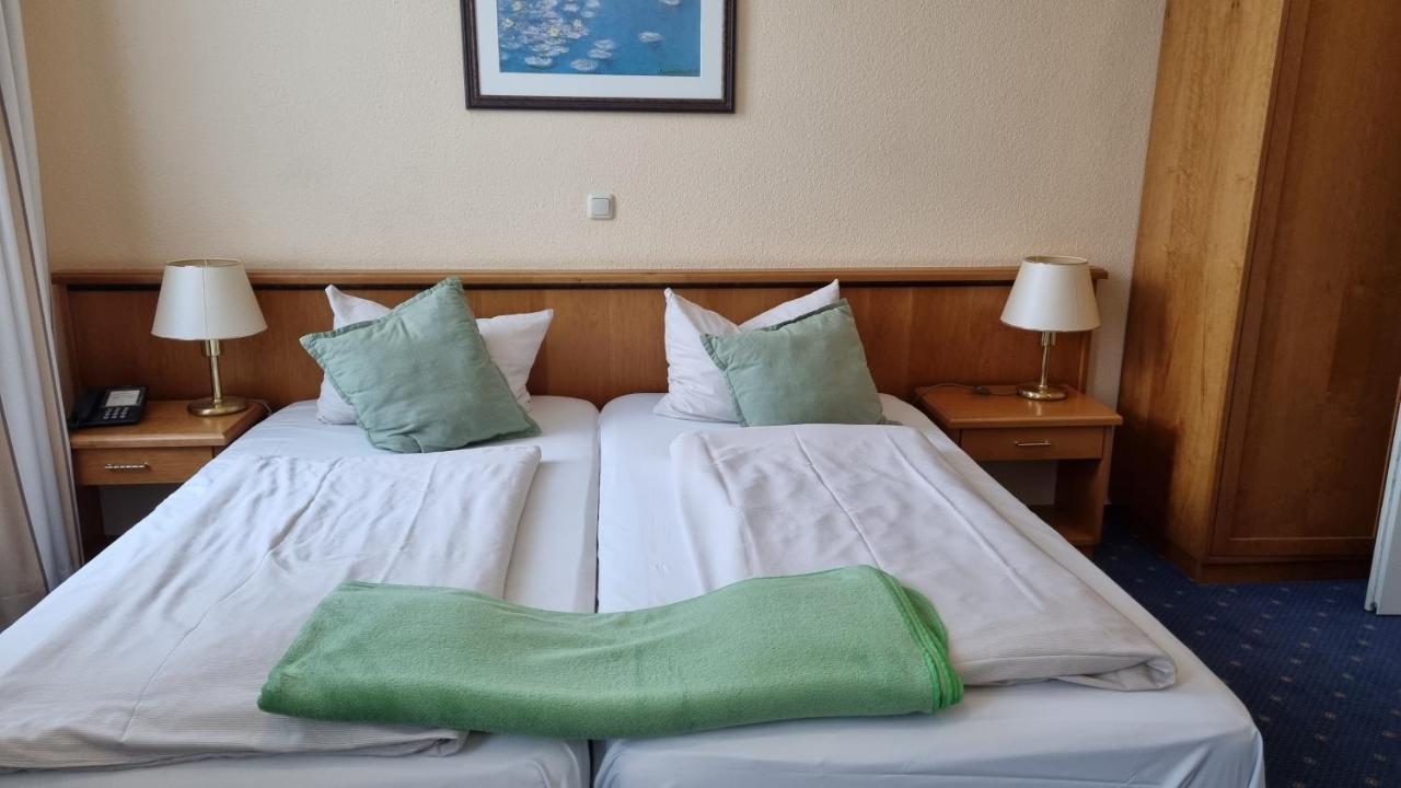 Residenzia Hotel Grenadier Munster im Heidekreis Esterno foto